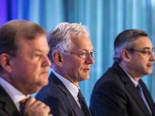 Directeur beleggersvereniging: 'Philips moet ex-topman ontslaan vanwege bonus'