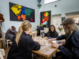 'Zorgelijk dat weinig gemeentes zich extra inspannen voor burger in de kou'