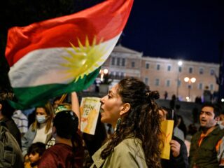 Protesten in Iran: 'Stilzwijgen is medeplichtig zijn, laat jezelf horen!'