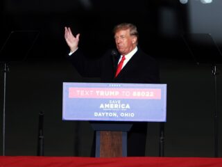 Donald Trump en zijn MAGA-marionetten