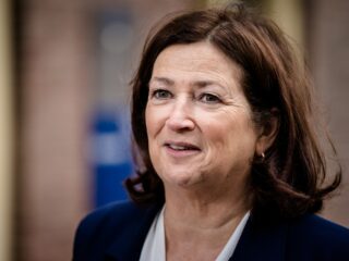 Minister Langdurige Zorg wil meer eigen verantwoordelijkheid: 'Bedenk hoe je voor je ouders gaat zorgen'