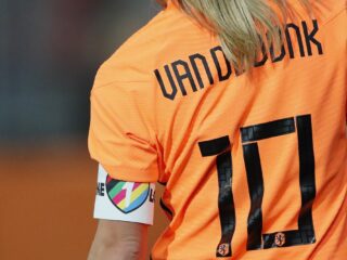 KNVB komt met nieuwe OneLove-actie: niet zeker dat alle aanvoerders meedoen