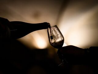 'De alcoholindustrie wil niet met tabak geassocieerd worden'