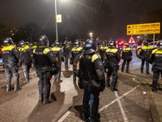 Meer middelen aan politie voor opbreken WK-rellen? 'Niet de juiste oplossing'