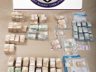 Podcast De Dag: cash uit Qatar, corruptie in het Europees Parlement