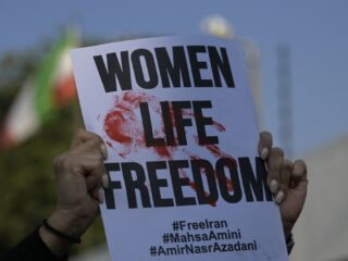 Ingezonden brief fractievoorzitters om meer steun Iran is 'belangrijk statement'