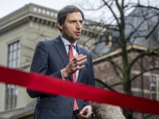 Iraanse Nederlanders in gesprek met Rutte en Hoekstra over aanpak Iran