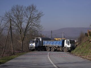 Spanningen tussen Servië en Kosovo lopen hoog op: Servische leger in opperste staat van paraatheid