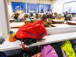 Hoogbegaafde Femke liep vast op school: 'Ik leerde over planeten, de rest stond in de poppenhoek'