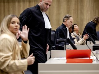 Kroket-gate Hazes v.s. Coldeweijer: 'Moet je wrijven in een vlek?'