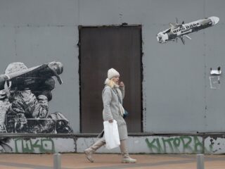 Grens aan hoeveelheid wapens voor Oekraïne? 'Geen tijd om rustig aan te doen'