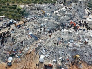 'Aardbeving in Syrië komt bovenop humanitaire ramp'