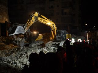 Dag 4 na de aardbeving in Turkije: 'Verslagenheid neemt toe'