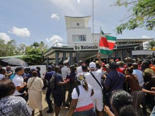 Bestorming parlement 'ongekend' voor Suriname: 'Ontwikkeling die ik niet eerder in Suriname heb gezien'