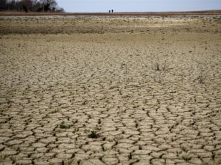 De bodem van de wereldwijde watervoorraad is in zicht