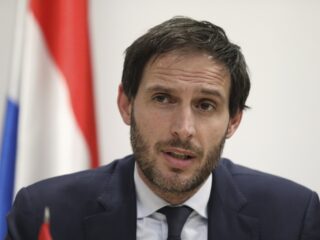 Wopke Hoekstra: ik stap niet op, ook niet als het CDA halveert