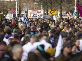 Twee grote betogingen in Den Haag dit weekend: hoe bereidt de politie zich daar op voor?