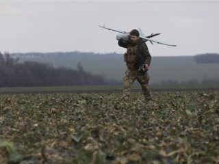 Stand.nl: 'We moeten niet langer naïef zijn over oorlogsdreiging'