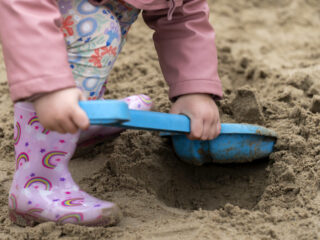 Stand.nl: 'Kinderen moeten van het scherm af en naar buiten'