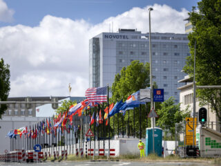 Stand.nl: 'De NAVO-top is alle overlast waard'