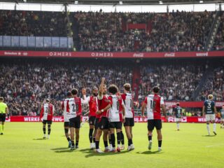 PSV en Ajax morsen punten, Feyenoord wint wederom overtuigend: 'een genot om naar te kijken'