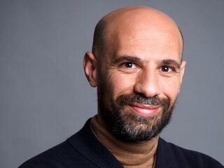 Abdelkader Benali raakte zijn vader een beetje kwijt aan een oorlog via de radio