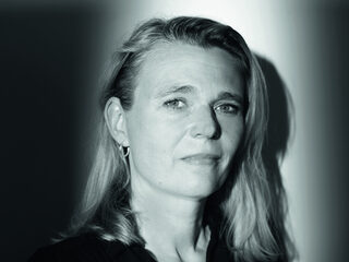 Na neergesabeld te zijn als romanschrijver is Cindy Hoetmer terug, met succes