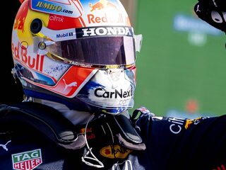 Max Verstappen maakt het waar op circuit Zandvoort