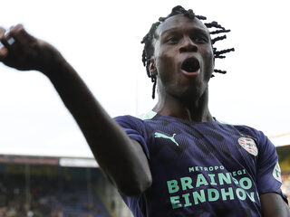 PSV in ieder geval tijdelijk koploper na zege op Fortuna