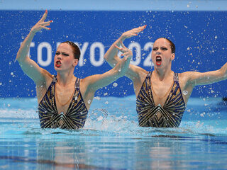 Noortje en Bregje de Brouwer: 'Bij synchroonzwemmen moet je ook kunnen acteren'