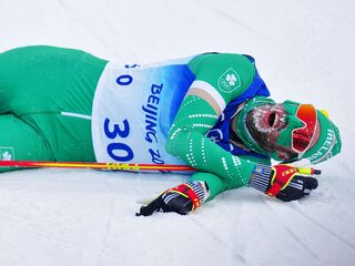 Andere Tijden Kees: 'Siberisch' langlaufen en de troonswisseling op weg naar de Spelen in Milaan