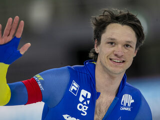 Van der Poel imponeert ook op WK allround en ziet Roest instorten