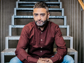 Van Libanon naar Nederland. Danny Ghosen: 'Ineens zit je in een AZC in Drenthe'