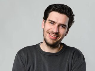 Regisseur David Cocheret wil met film ontsnappen aan de realiteit. 'Het leven is al saai genoeg'