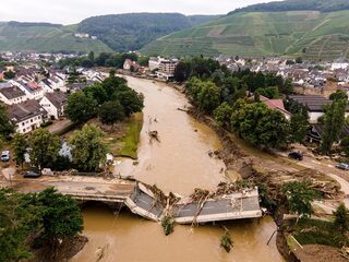 De watersnoodramp in Duitsland en België wordt politiek: wie draagt verantwoordelijkheid?
