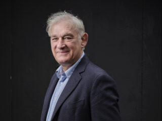 Gedragsbioloog Tijs Goldschmidt wint P.C. Hooftprijs: 'Als essayist kan ik mij veel meer vrijheden veroorloven'