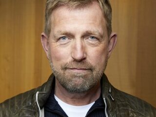 Televisiepresentator Harm Edens: 'Ik heb altijd het gevoel gehad niet thuis te horen in het gezin waarin ik opgroeide'