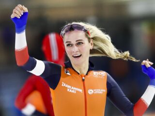Irene Schouten neemt revanche met baanrecord, Kjeld Nuis terug op het podium