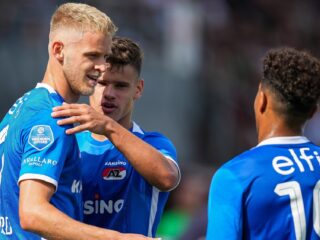 AZ wandelt naar overwinning op FC Emmen