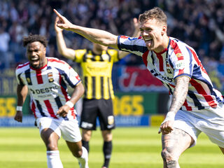 Willem II van laatste plaats af na zege op tandeloos Vitesse