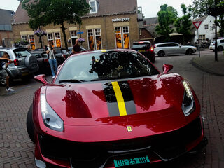 Waarom je als ouders (geen) zorgen moet maken om puber-hobby 'Carspotten'