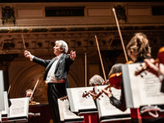 Hartmut Haenchen wordt benoemd tot ere-dirigent van het Nederlands Philharmonisch Orkest