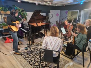 Singer-songwriter Rufus Wainwright toert samen met Amsterdam Sinfonietta door Nederland