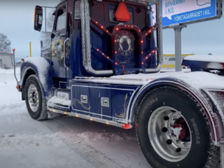 In Zweden rijden vijftienjarigen in Porsches en vrachtwagens op de weg