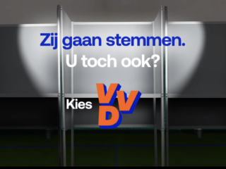 'Zij gaan stemmen, u toch ook?' Word jij boos van dit VVD-spotje? Dat is precies wat ze willen