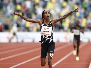 Ontketende Hassan loopt in Hengelo wereldrecord op 10.000 meter