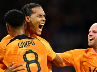 Nederlands elftal groepswinnaar Nations League na krappe zege op België