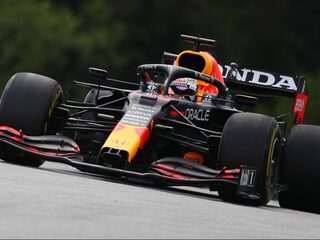 Verstappen dominant winnaar in GP van Stiermarken