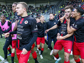 Excelsior promoveert naar eredivisie na zinderende play-off inclusief strafschoppenserie