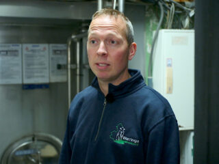 Boer Gert-Jan verwarmt zijn huis met warme melk: 'We zijn helemaal van het gas af'